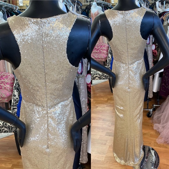 Long gold sequin dress brand new with built in cups size 4 never worn - Picture 6 of 6